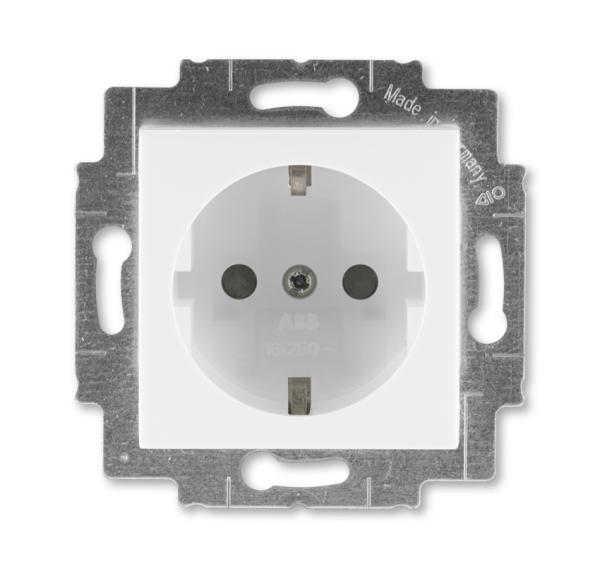 ABB  Levit   Белый/Ледяной Розетка с заземляющими контактами со шторками, 2CHH203457A6001